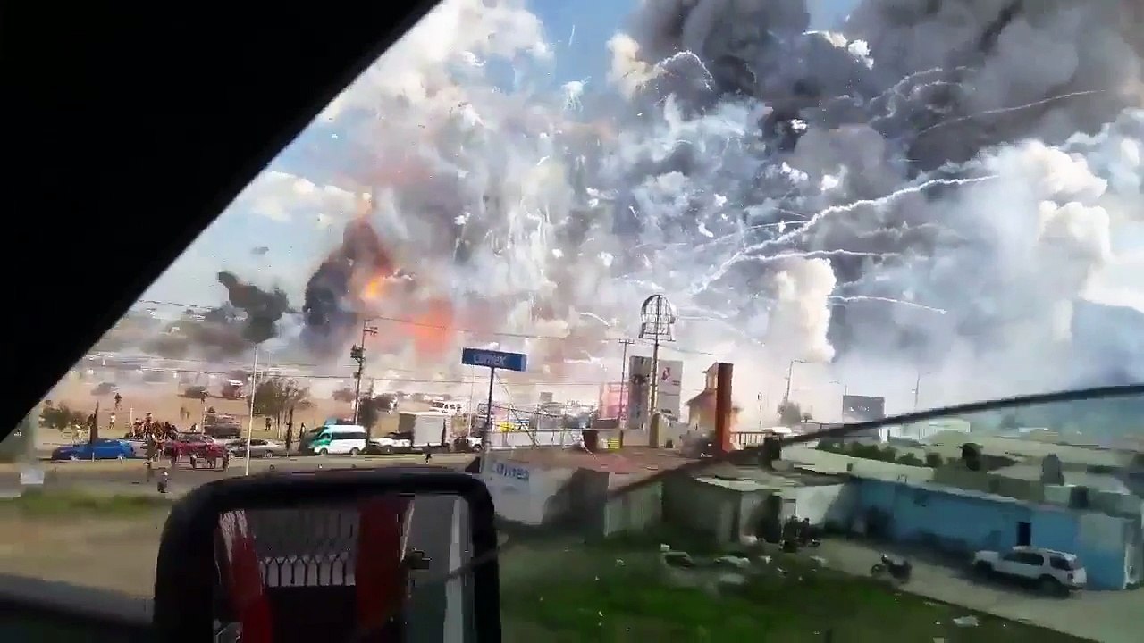 فيديو انفجار في سوق للألعاب النارية في المكسيك...
