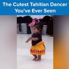 فيديو أصغر وألطف راقصة "تاهيتي" في العالم