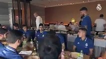 بالفيديو: راموس يفاجئ رونالدو باحتفال خاص بعد حصوله على الكرة الذهبية