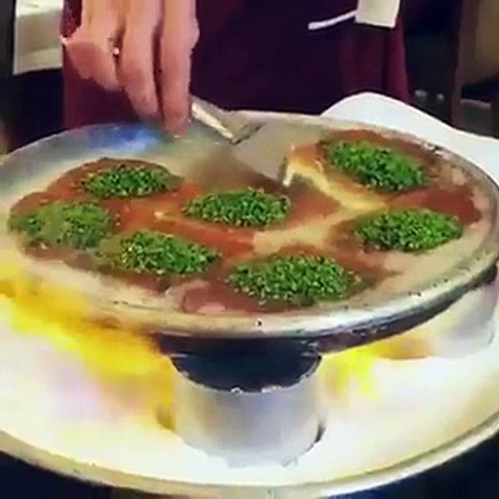 فيديو طريقة تقديم الكنافة بالجبن المقطرة على اللهب