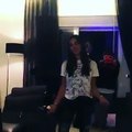 فيديو نادين نسيب نجيم ترقص على العب يلا في حفلة عيد ميلاد صديقها