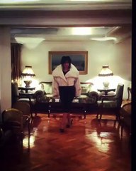 فيديو تمايل فيفي عبده كعارضات الأزياء على المنصات يثير سخرية النشطاء