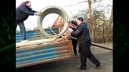 فيديو تجميعي لـ 10 مواقف حاول فيها بعض الأشخاص المساعدة فحصلت كارثة