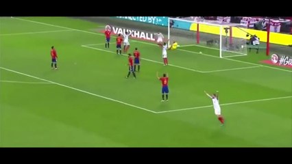 فيديو JAMIE VARDY يقوم بتحدي المانيكان في مباراة (انكلترا - إسبانيا)