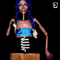 فيديو رائع لخبيرة مكياج تحول نفسها إلى دمية