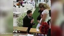 عريس يقدم خاتم لابنة زوجته خلال حفل الزفاف لهذا السبب.. فيديو مؤثر