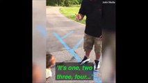 فيديو.. طفلة تدخل في جدال مع والدها والسبب مضحك جداً