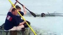فيديو كلب يسقط في بحيرة متجمدة.. وهكذا تم انقاذه!
