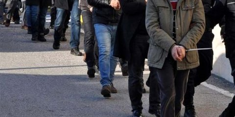 FETÖ'nün Okullarında Görev Yapan 17 Öğretmen İçin Gözaltı Kararı Çıktı, 5'i Yakalandı