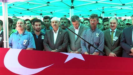 Télécharger la video: Şehit güvenlik korucusu son yolculuğuna uğurlandı - KAHRAMANMARAŞ