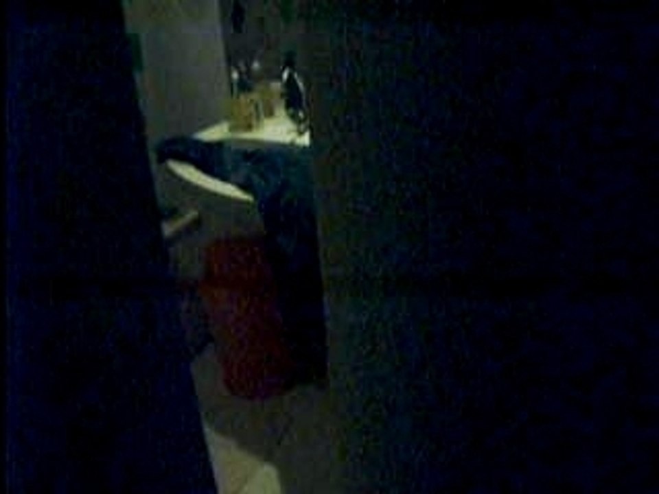 vico prend sa douche...
