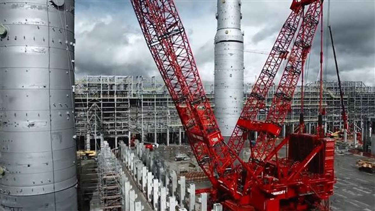 917 Tonnen Gewicht auf Rädern: Schwertransport in Russland