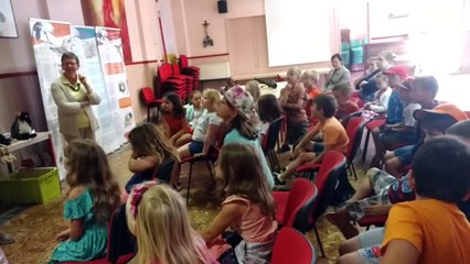 Observation des rapaces au pied du clocher.