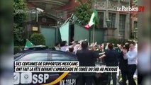 Les supporters mexicains font la fête devant l'ambassade de Corée du Sud au Mexique