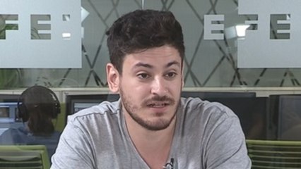 Cepeda: Cantaba a la gente en la calle para captar fondos para los refugiados