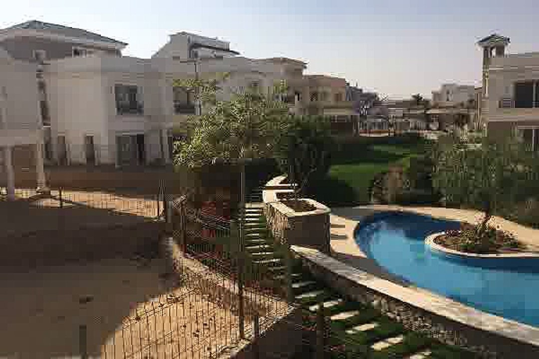 للبيع فيلا 930 متر فى ماونتين فيو 2 بالتجمع الخامس استلام فوري