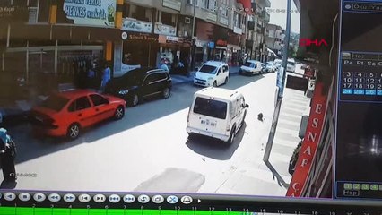 Sivas Hafif Ticari Araç, Çarptığı Küçük Kızı Böyle Savurdu Hd