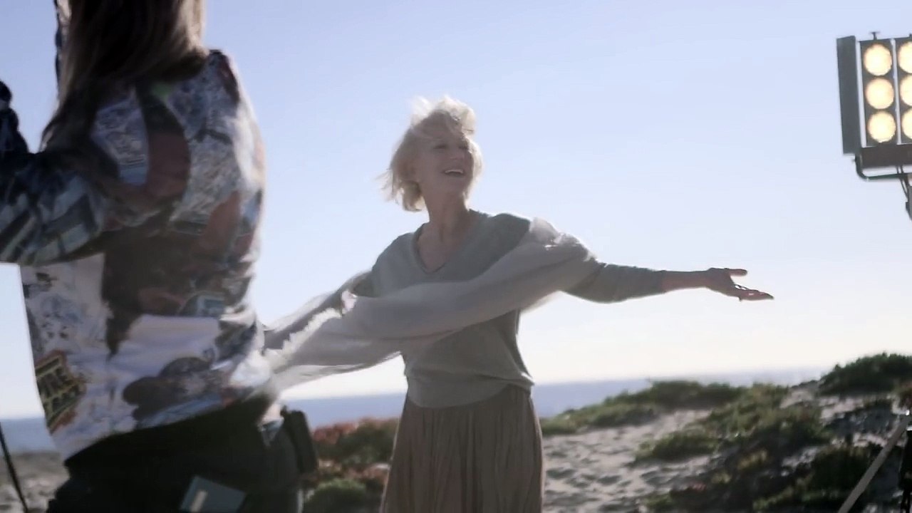 Helen Mirren champions the science of flattery, with L’Oréal Paris Age Perfect Golden Age (2)