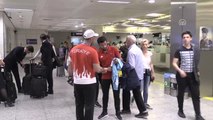Milli Güreşçiler Yurda Madalyalarla Döndü - İstanbul