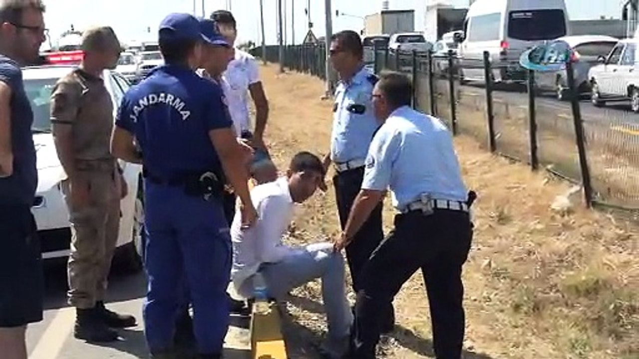 Antalya’da Otomobil Takla Attı, Araç Sürücüsü Sinir Krizi Geçirdi !