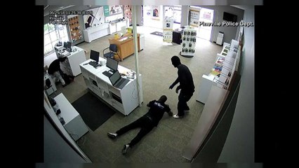 شاهد: عملية سرقة للهواتف الخلوية تتم بكل سلاسة في كارولاينا الشمالية