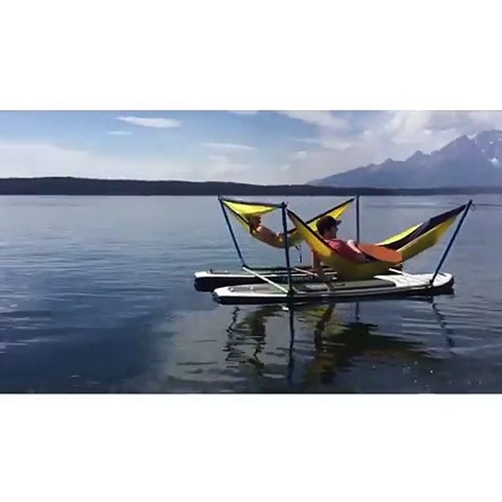 Quoi de mieux que ce bateau hamac pour passer des vacances parfaites