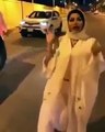 Shireen al-Rifaie Üstü Açıldığı İçin Ülkeyi Terk Etmek Zorunda Kaldığı Görüntü