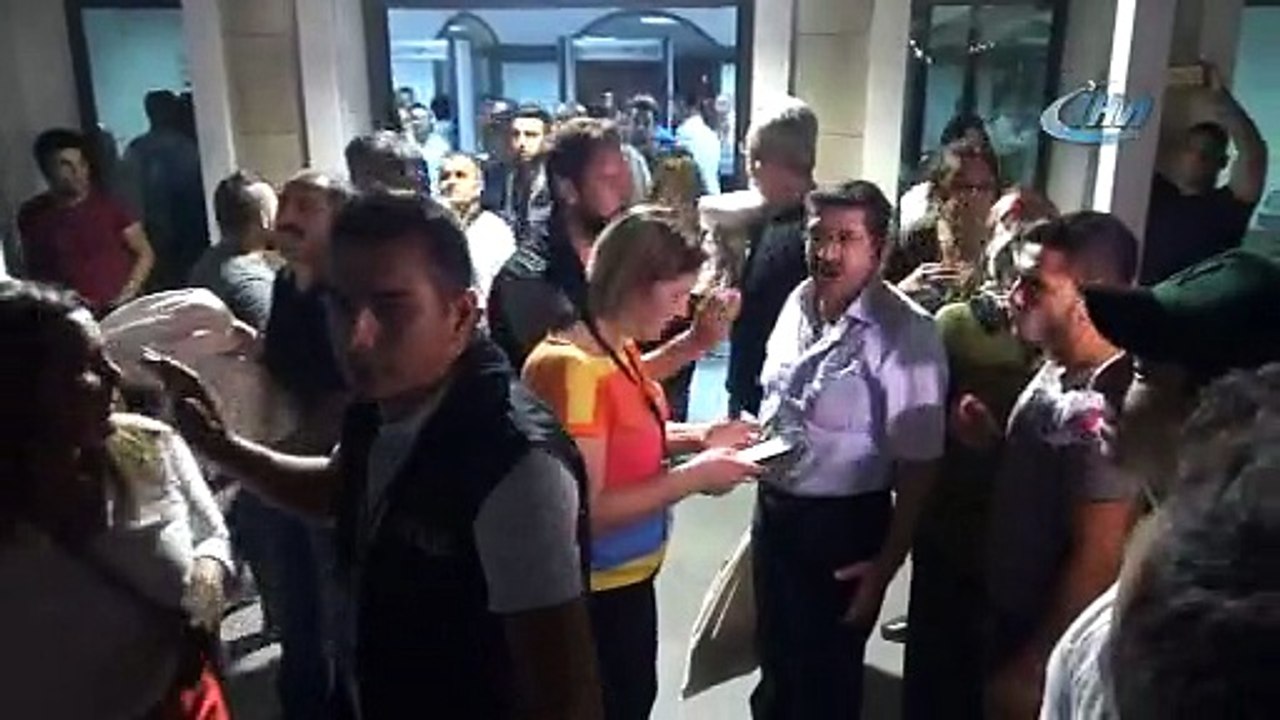 Antalya'da Oy Çuvalların Taşınması Sırasında Gerginlik!