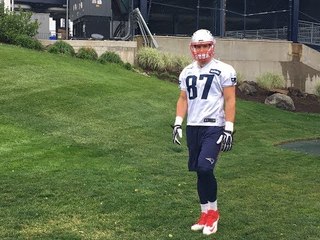 Rob Gronkowski restructures contract [PATRIOTS NEWS]