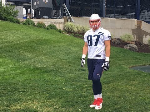 Rob Gronkowski restructures contract [PATRIOTS NEWS]