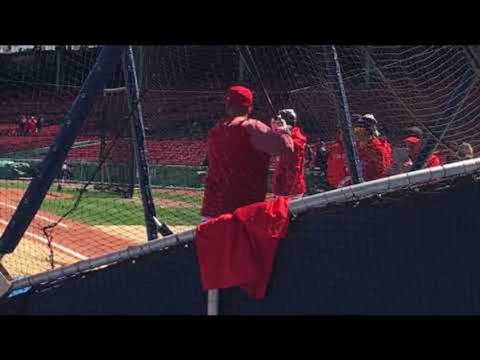 JD MARTINEZ take RED SOX BP