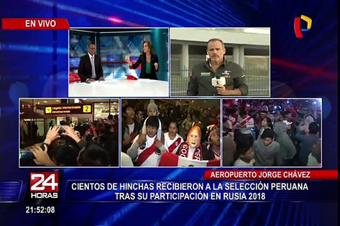 Hinchas esperan con alegría la salida de la 'bicolor' del aeropuerto Jorge Chávez
