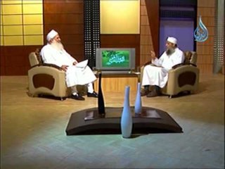 شبهة أن الأدب مقدم على الطاعة ... والإستشهاد بقصة أبي بكر الصديق حين صلى النبي خلفه