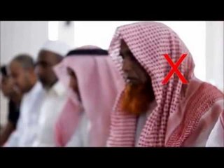 من الأخطاء في الصلاة : رفع الصوت بأذكار الصلاة