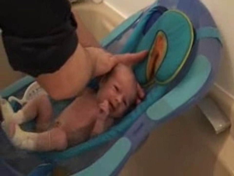 Maya dans son bain