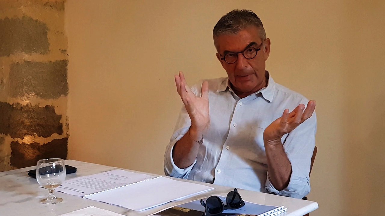 Conférence de presse de Jean-François Eliaou à Mèze - 1 an depute