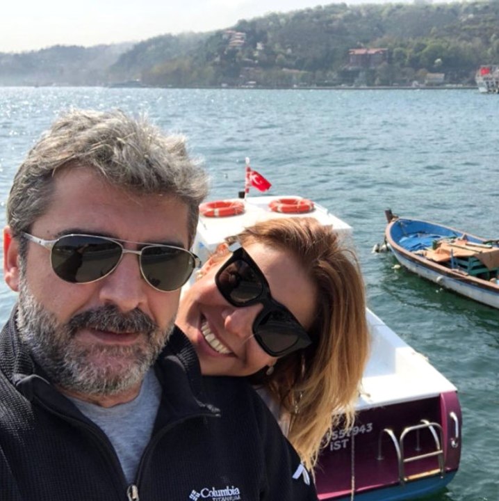 Gülben Ergen Sevgilisi Burak Törer İle El Ele Poz Vererek Düşman Çatlattı