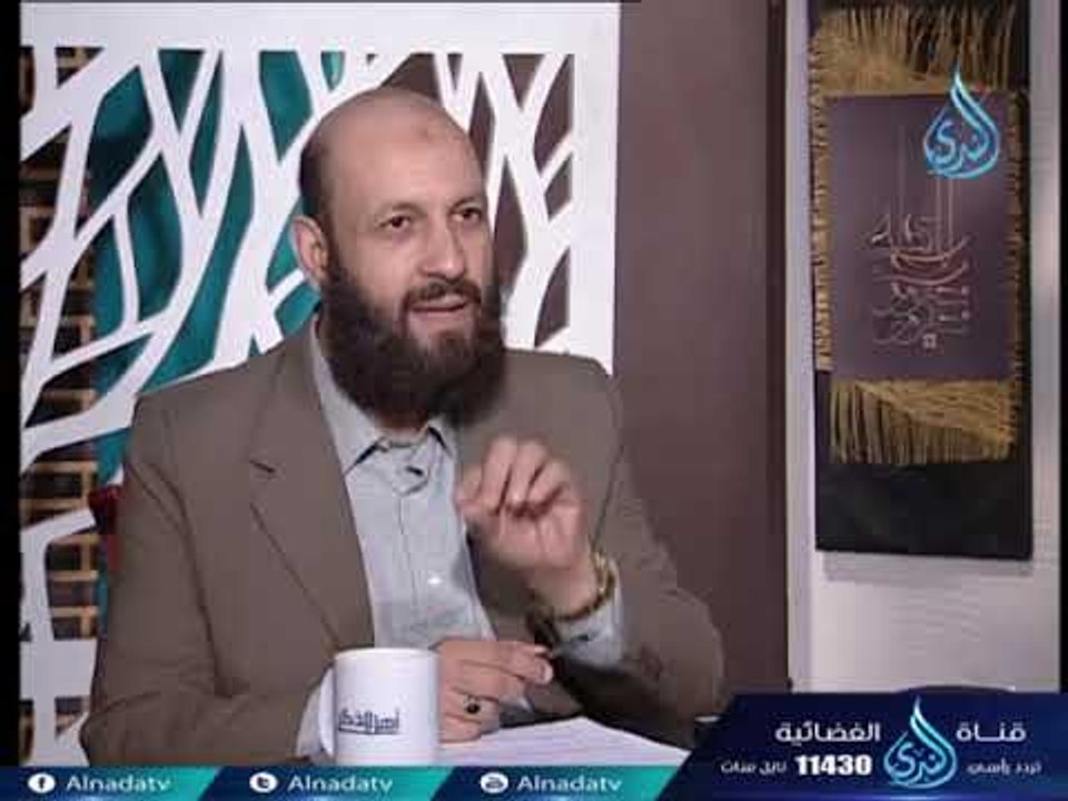 هل يجوز للمرأة أن تصلى الفريضة وهى جالسة إن كانت تخشى أن يراها الرجال؟