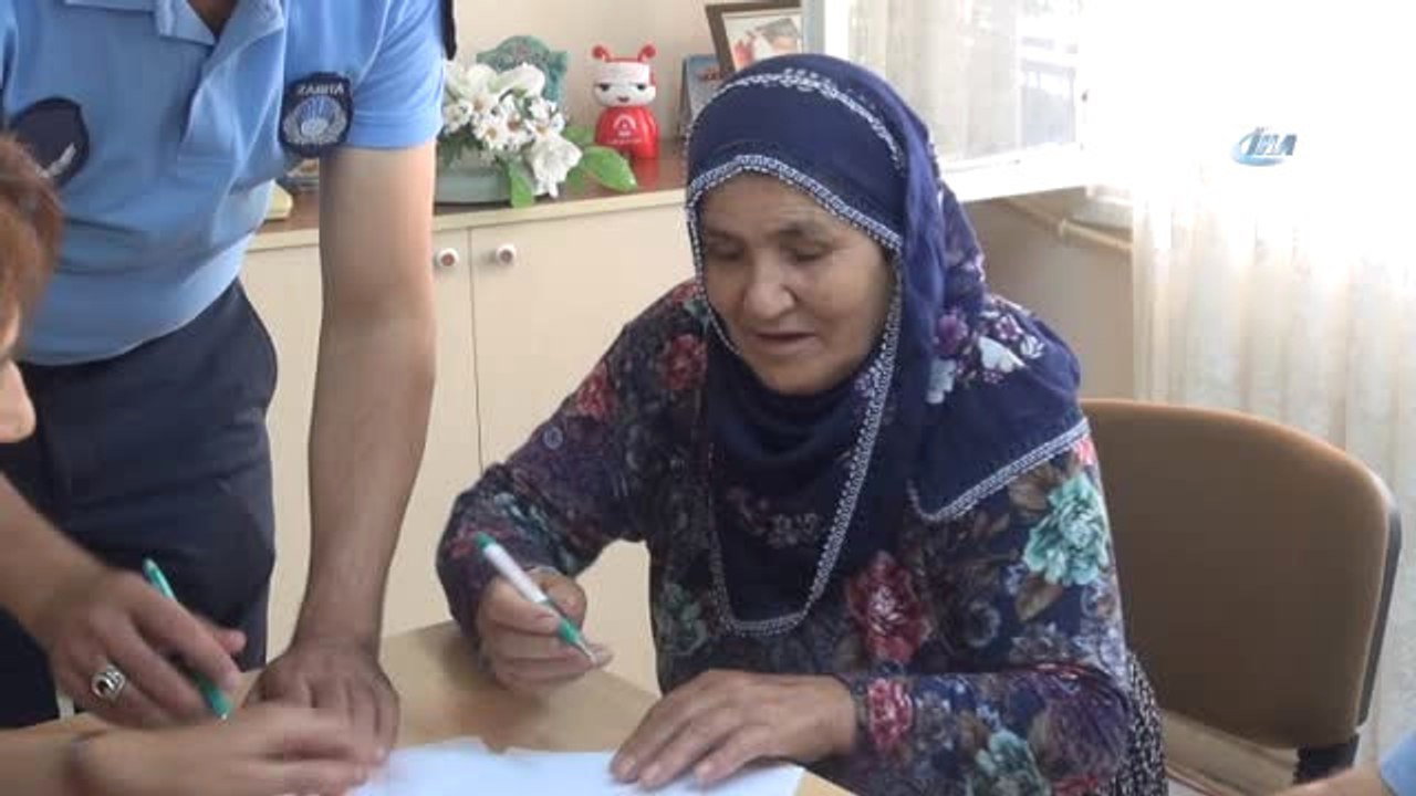 Kayıp Para Dolu Cüzdanını Vatandaş Buldu Zabıtaya Teslim Eti