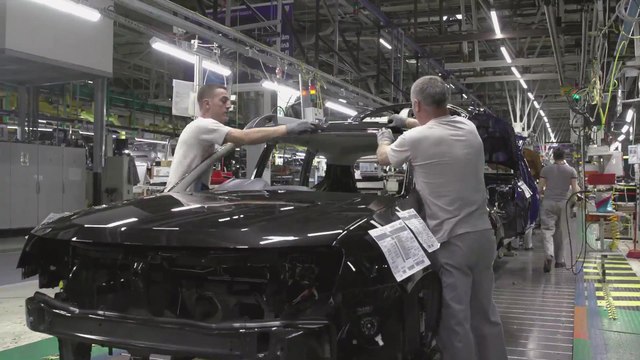 2018 Dacia Romania - Mioveni assembly plant - Sealant application