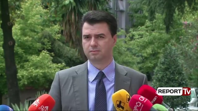 Fotoja me vëllanë e të kërkuarit për 3.4 milion euro, Basha: Takoj mijëra njerëz, s’e njoh