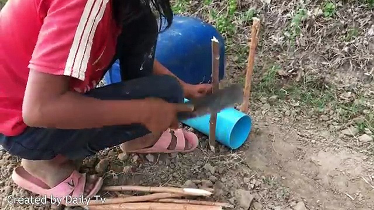 Primitive_Technology_;_The_First_Primitive_Biggest_Snake_Trap_Made_From_Gasaline