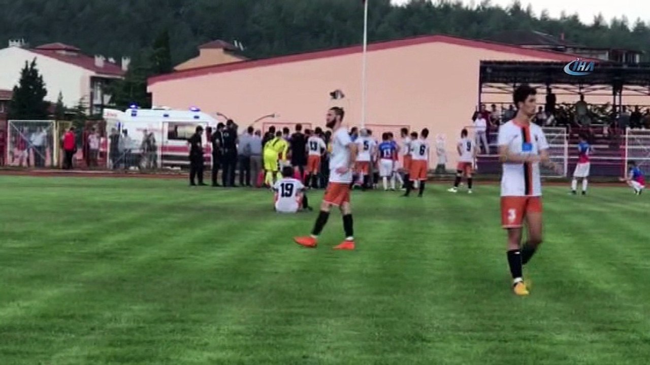 Şampiyonun penaltılarla belli olduğu maç sonunda tekmeli tokatlı kavga