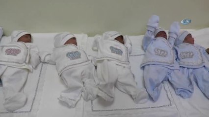 İşsiz Babanın Beşiz Bebek Mutluluğu