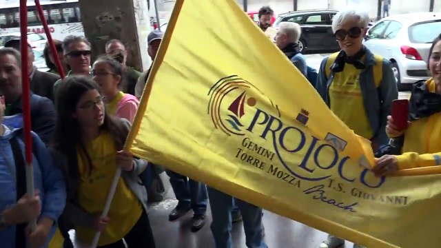 Pugliesi protestano contro rifiuti interrati e tumori adesso basta, Regione intervenga subito