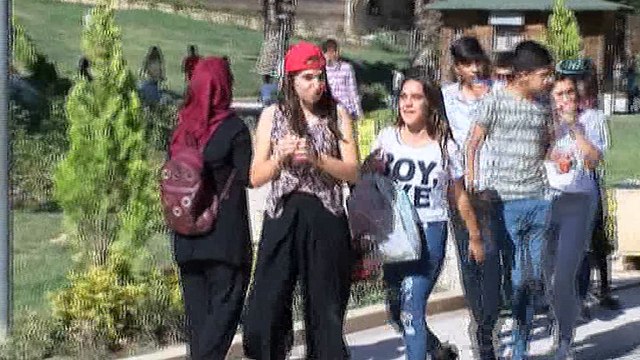YKS sınavına girecek öğrenciler Balıklıgöl’de namaz kılıp dua etti
