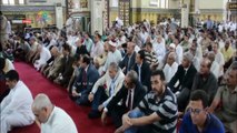 محافظ الدقهلية يؤدى صلاة الجمعة بمسجد النصر ويستمع للمواطنين