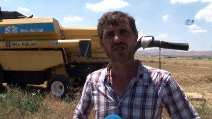 Elazığ'da Biçerdövercilerin Zorlu Mesaisi