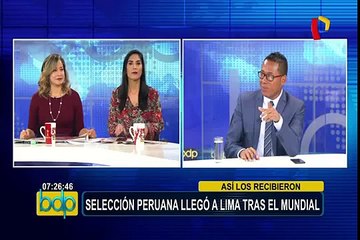 Caravana de hinchas esperó a la ‘bicolor’ en los exteriores de La Videna