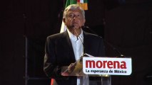 López Obrador desata la euforia en un triunfalista cierre de campaña